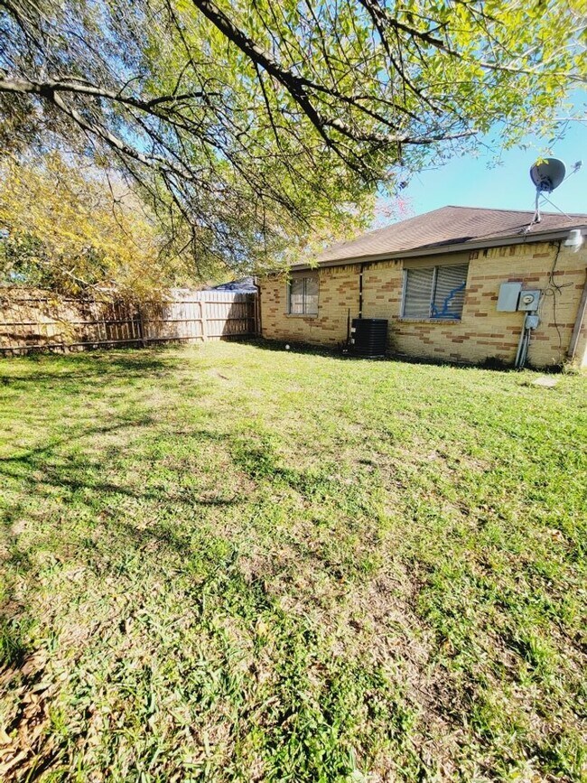 Building Photo - Cozy home for rent