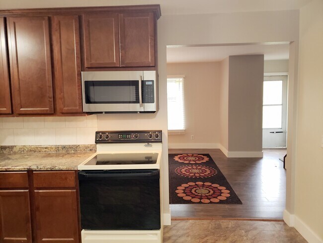 Building Photo - 5825 Balsam Rd