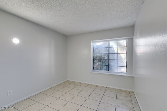 Building Photo - 6391 Chisos Dr