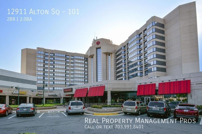 Building Photo - Beautifully Updated 2 Bedroom Condo for Re...