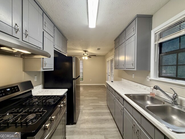Building Photo - 204 Glendale Ct