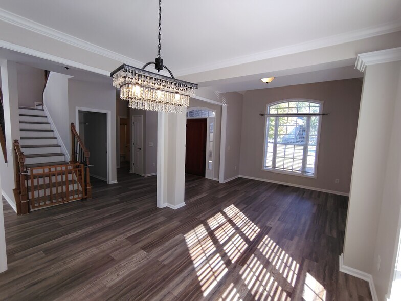 Building Photo - 110 Ruland Cir