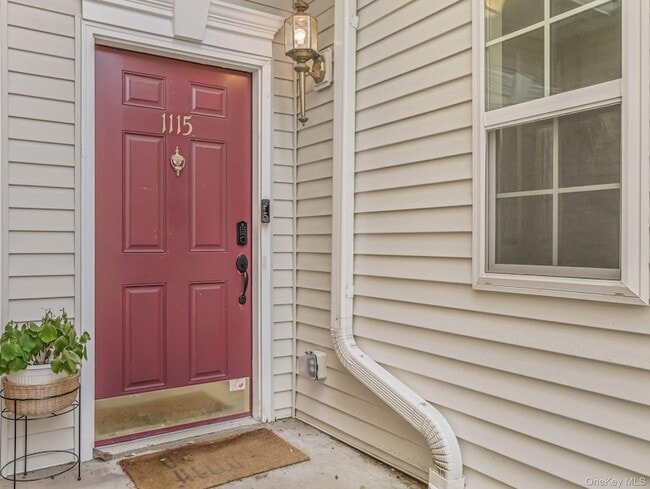 Building Photo - 1115 Balsam Dr