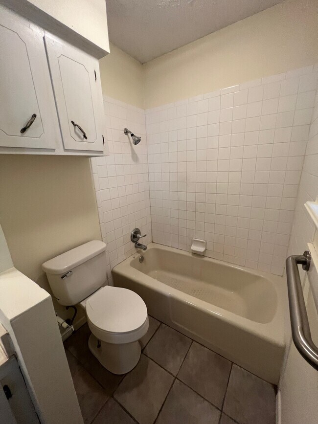 Building Photo - 3209 Hastings Crossing Rd