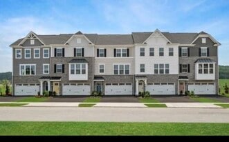 Building Photo - 107 Leah Dr