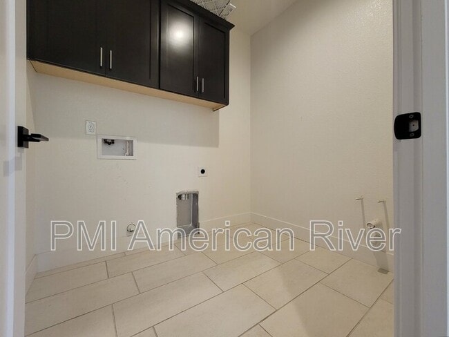 Building Photo - 12773 Tower Beach Way