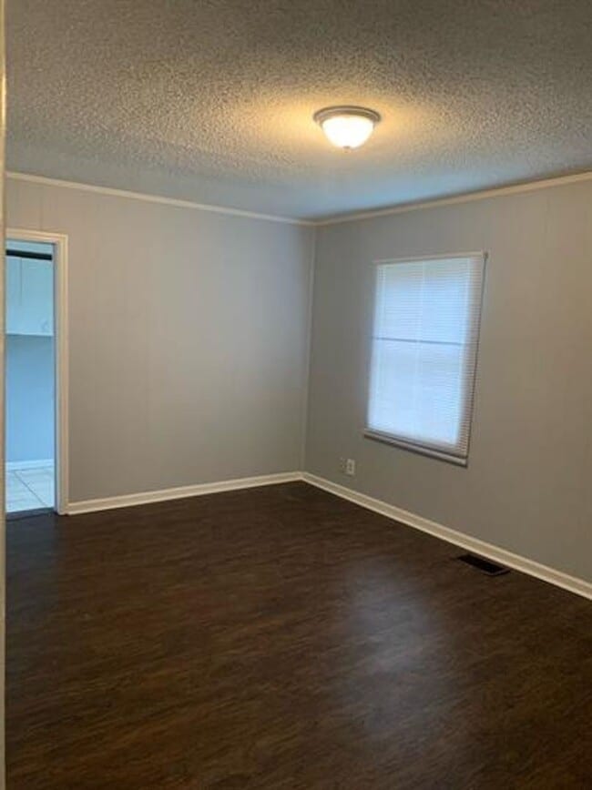 Building Photo - Beautifully Updated 3-Bedroom, 2-Bath Home...