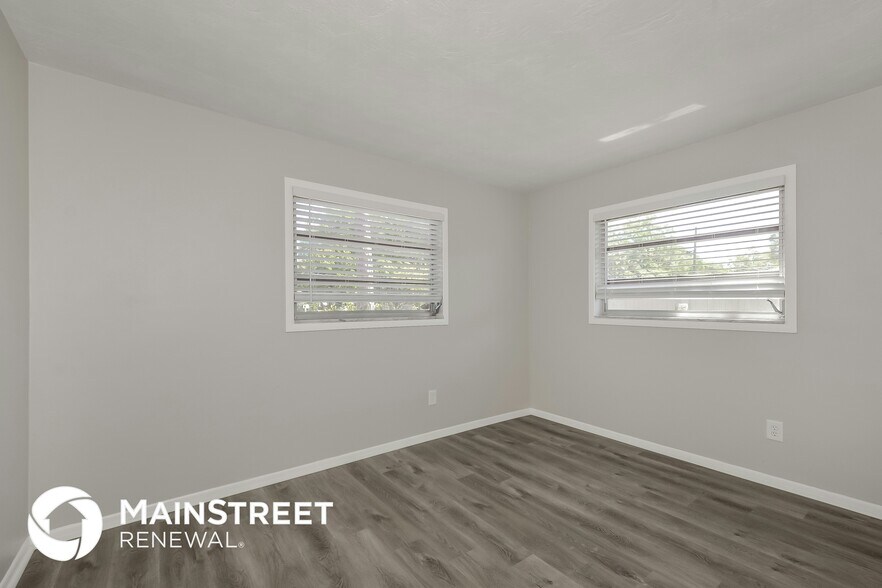 Building Photo - 5532 25th St W