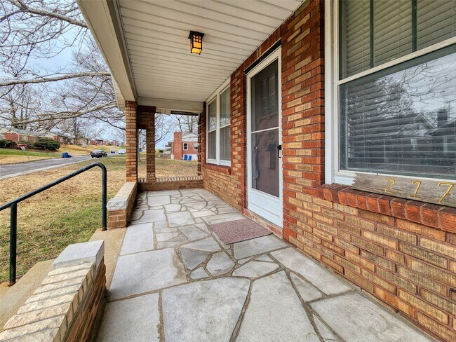 Building Photo - 217 Emerling Dr