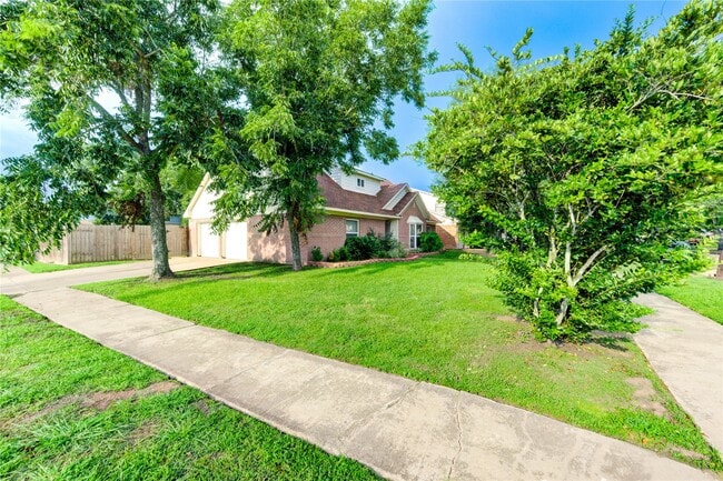 Building Photo - 6622 Rockergate Dr