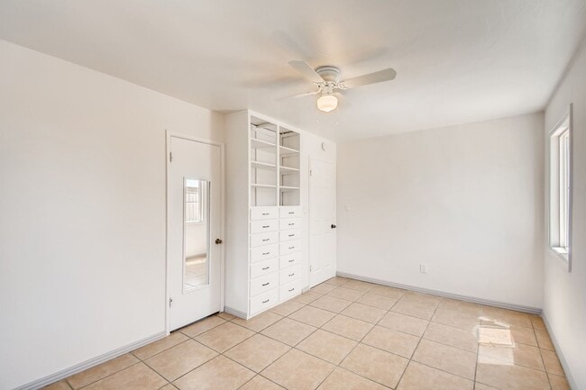 Building Photo - Updated 3 Bed/ 1 bath House Located in West Chula Vista