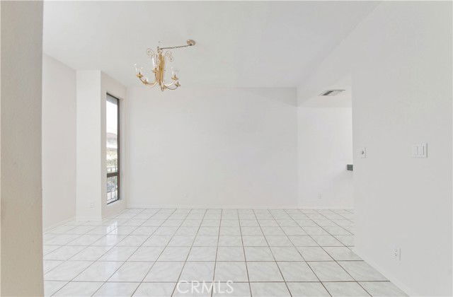 Building Photo - 5340 Yarmouth Ave