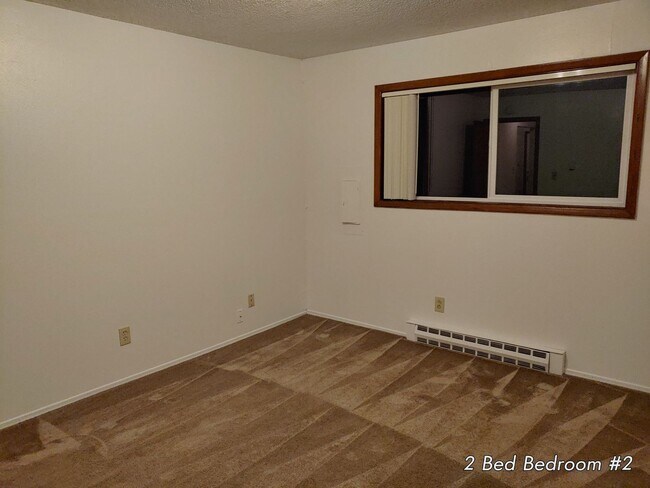 Building Photo - GREAT ground FLOOR pet FRIENDLY  apartment HOME in MT TABOR!