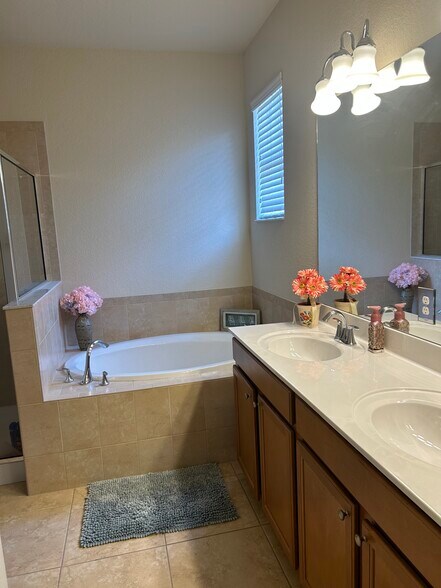 Building Photo - 11707 Breadfruit Ln