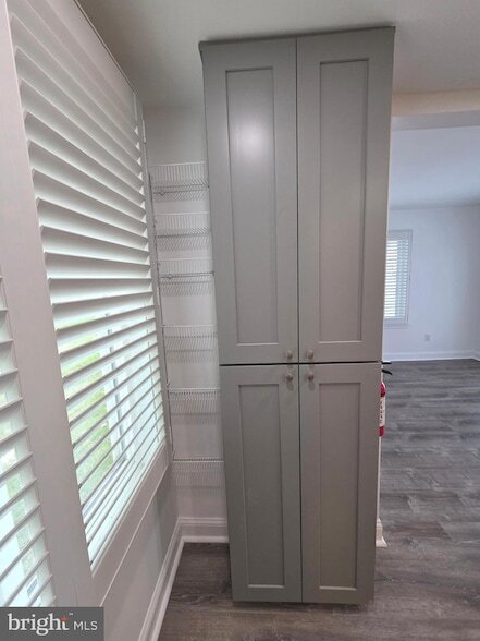 Building Photo - 251 Fir Tree Ct