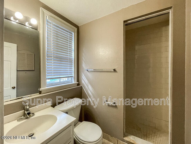 Building Photo - 1550 Palm Ave