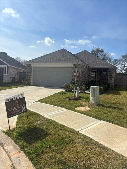 Building Photo - 19192 Cedar Lennox Cir