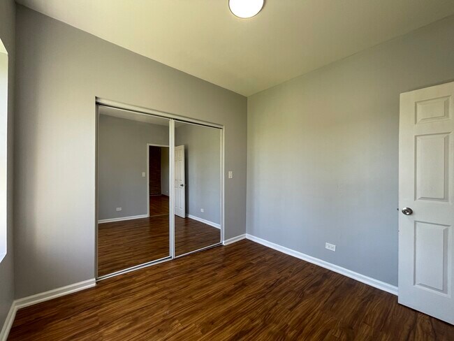 Building Photo - 1148 N Harding Ave