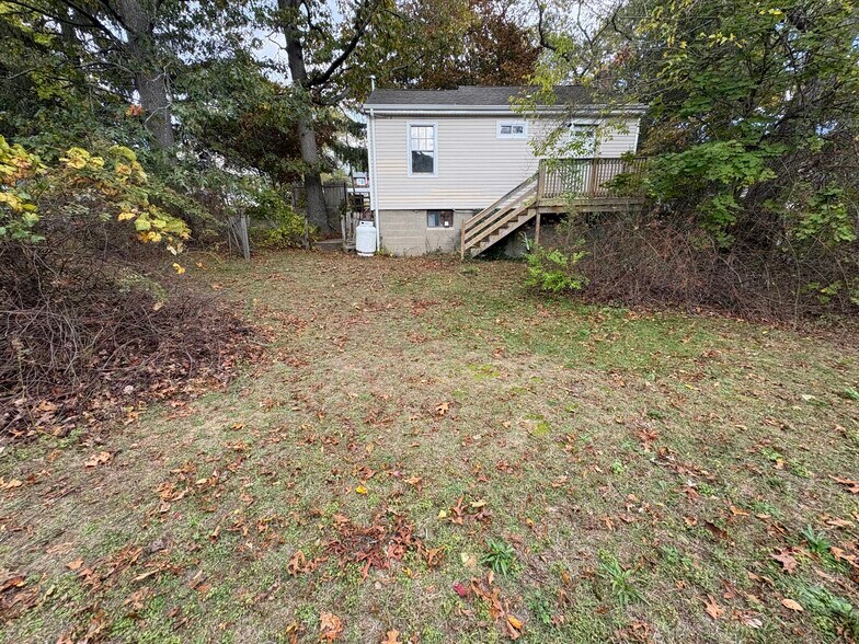 Building Photo - 2 Seawanhaka Ave