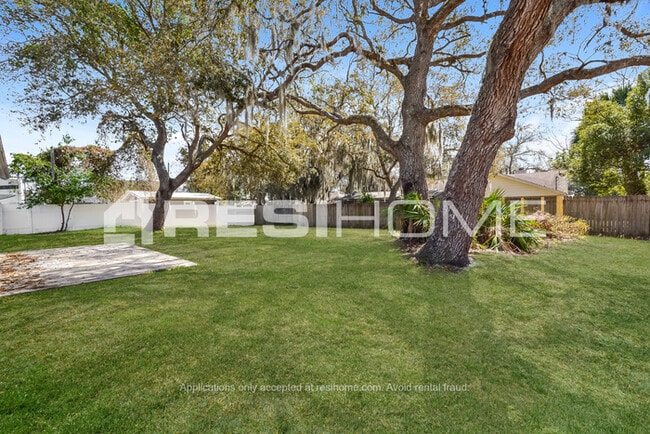 Building Photo - 2567 Newmark Dr