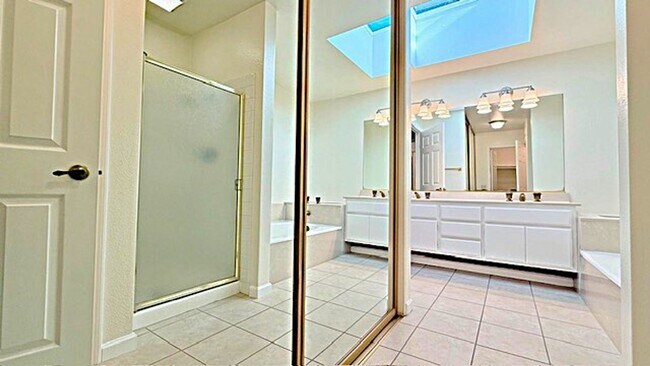 Building Photo - Charming, 2BD/2BA, Single-Story TH in Crow Canyon Country Club in Danville- Available NOW!