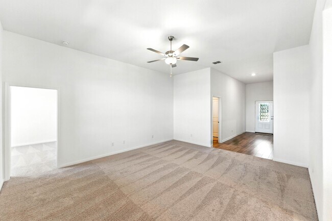 Building Photo - 1151 Amy Dr