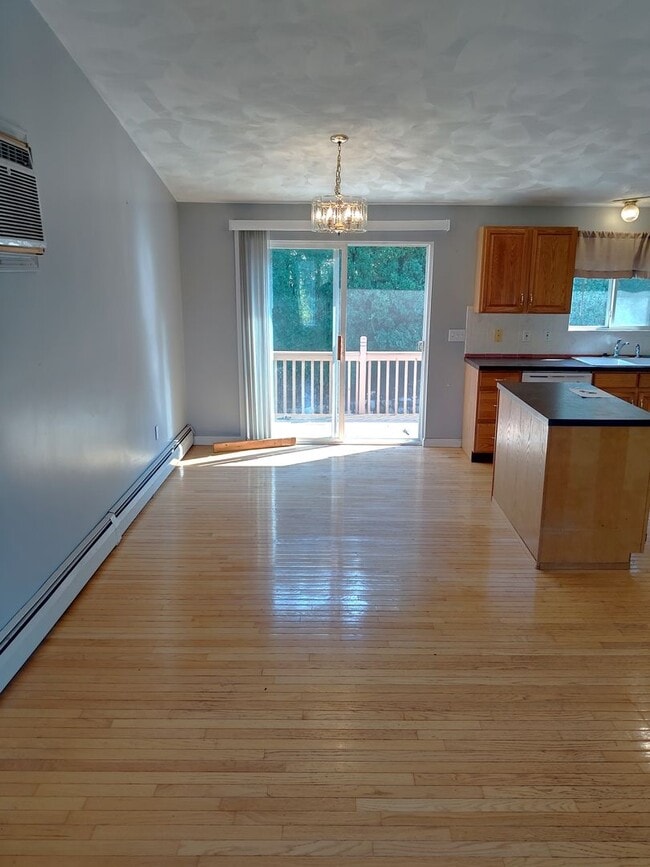 Building Photo - ****Cranston West/Stonehill - Single Famil...