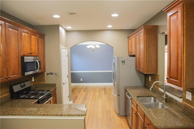 Building Photo - 1526 Lechemin Dr