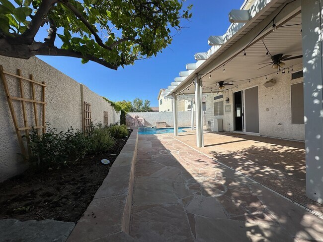 Building Photo - 7944 Quail Harbor St