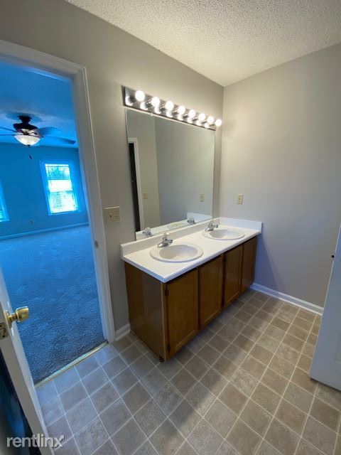 Building Photo - 4 br, 2.5 bath House - 7 Woodlea Ridge Ct