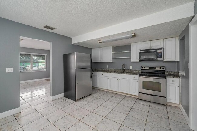 Building Photo - 235 Palmetto Ave NW