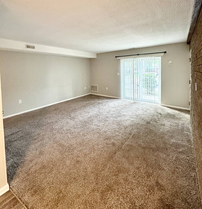 Building Photo - 1552 Helderberg Ave