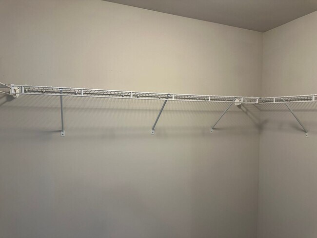 Building Photo - 1/2 off first full month rent move in special