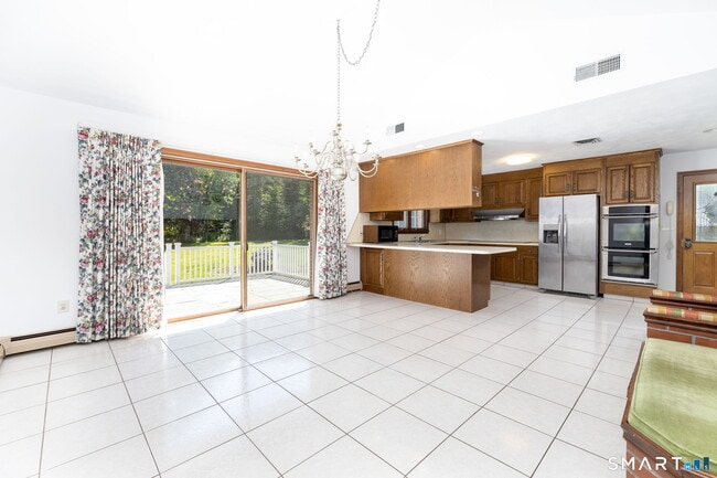 Building Photo - 428 Maple St