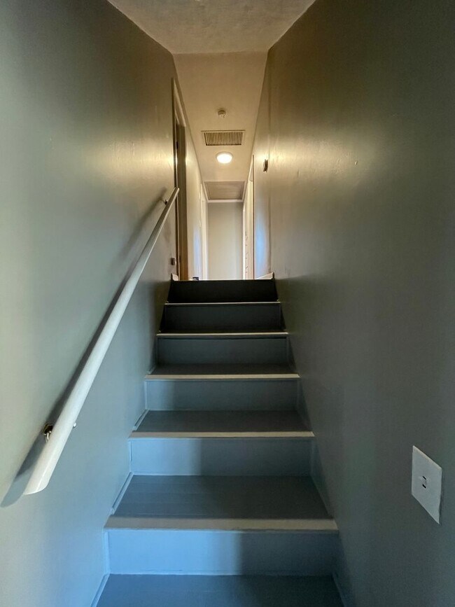 Building Photo - What a Beautiful home at 2500sq ft!  A cha...