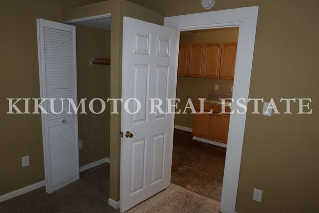 Building Photo - East Sacramento - 2 bedroom, 1 bath, 1 car garage
