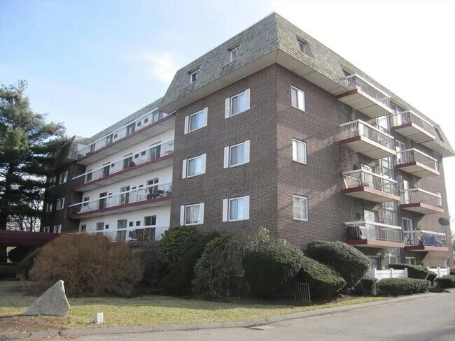 Building Photo - 270 Quarry St