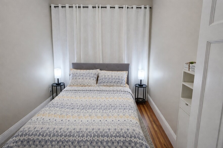 Building Photo - 34 Ditson St