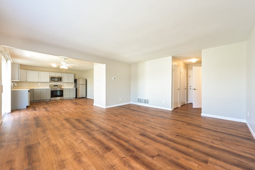 Building Photo - 5087 Orleans Ct