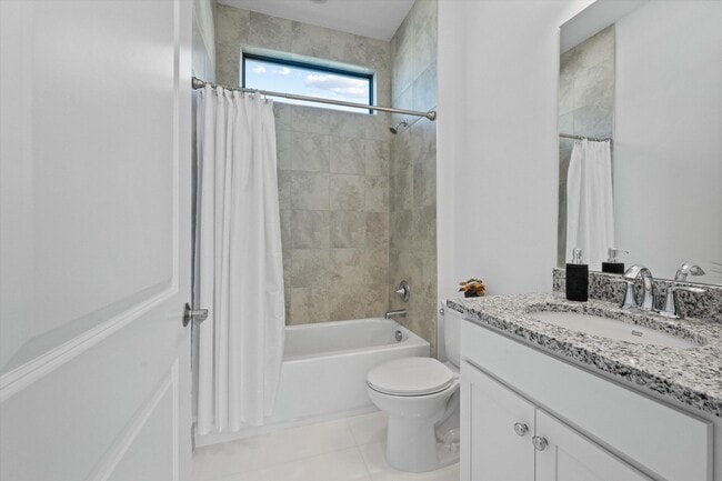 Building Photo - 4823 St Armands Way