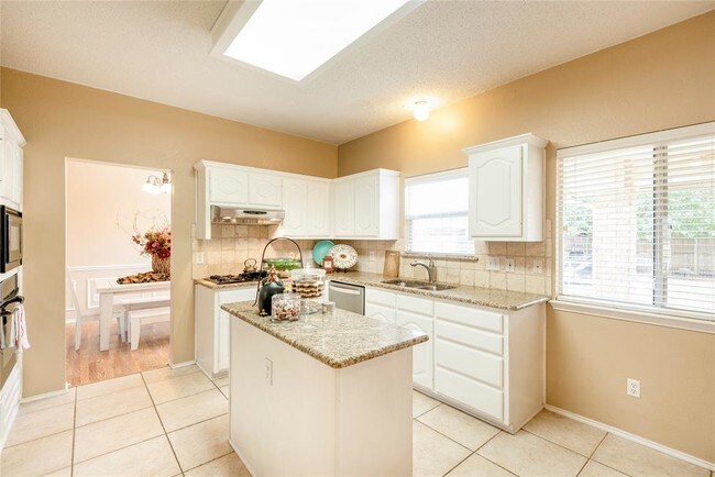 Building Photo - 5517 Vineyard Ln