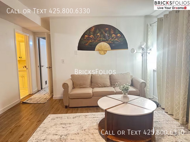 Building Photo - Bright & Modern 1BR in Bothell – Walk to Everything!