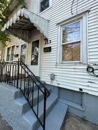 Building Photo - 2 bed 1 bath Brand new