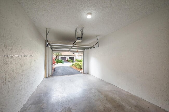 Building Photo - 1210 Sorrento Dr