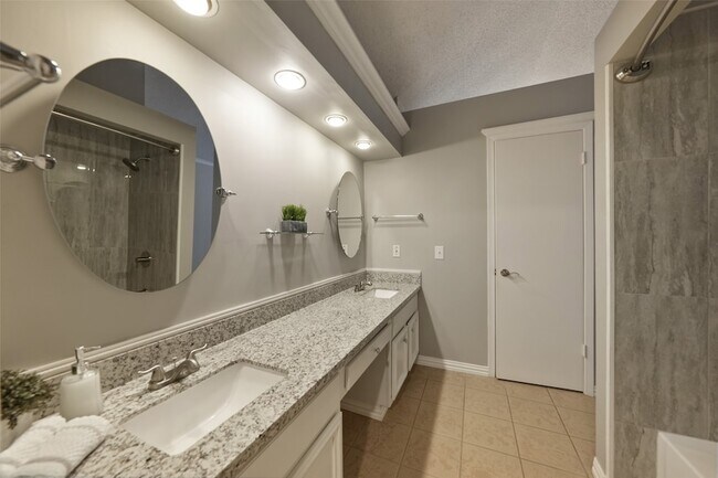 Building Photo - 3311 Golden Trails Dr