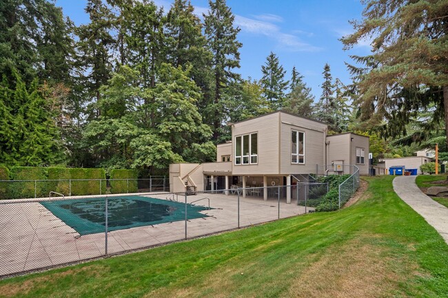 Building Photo - Ground floor 1 bed + bonus room in prime B...