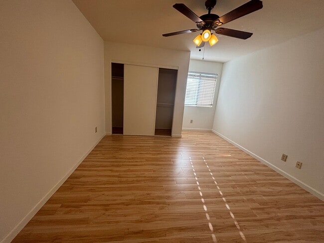 Building Photo - Amazing Spacious 2 Bedroom Condo in the He...