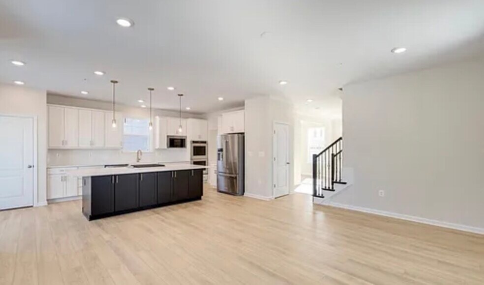 Building Photo - 10810 Meridian Hill Way