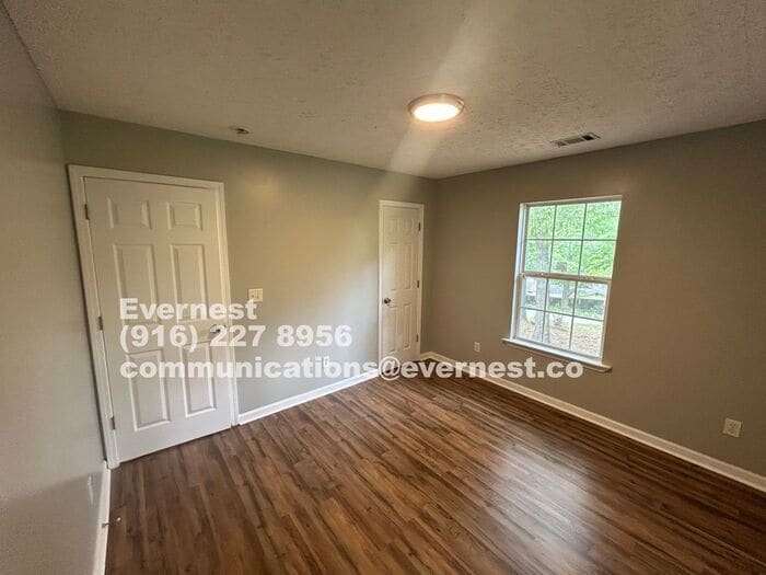 Building Photo - 1612 Deer Springs Rd