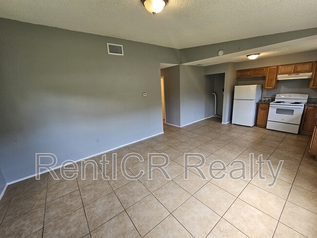 Building Photo - 1409 Laura St